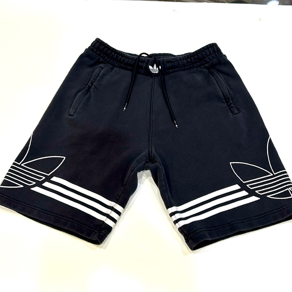 Vintage Adidas, men’s sweatshirts size medium black excellent condition